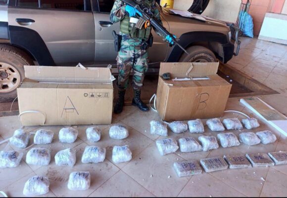 Sargento de la Policía es aprehendida; en su habitación hallaron 45 paquetes de m4r1hu4n4